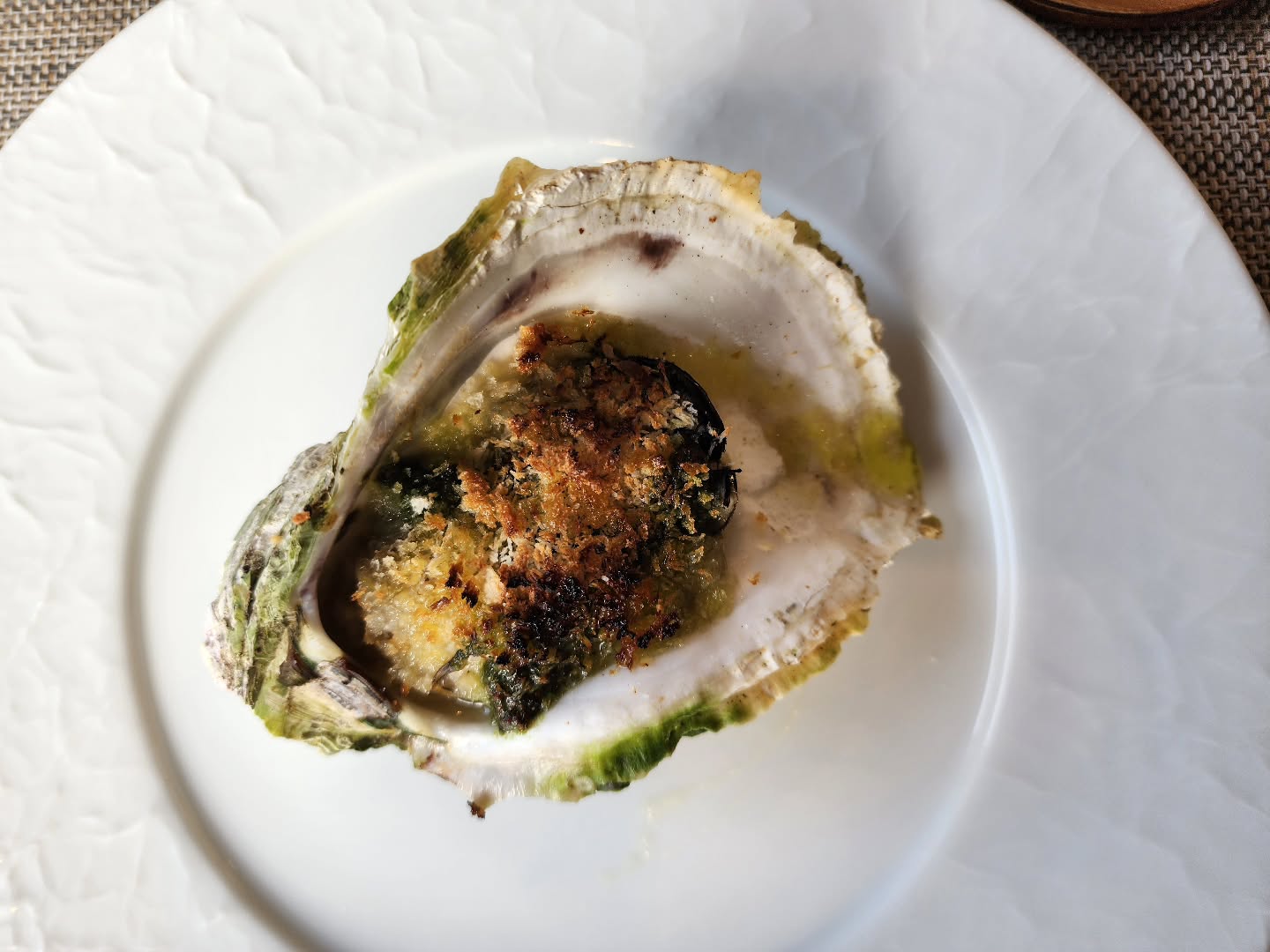 蒋渕産岩牡蠣の香草パン粉焼き